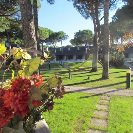 Appartement Colorful With Patio Bibione