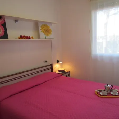 Colorful With Patio Appartement