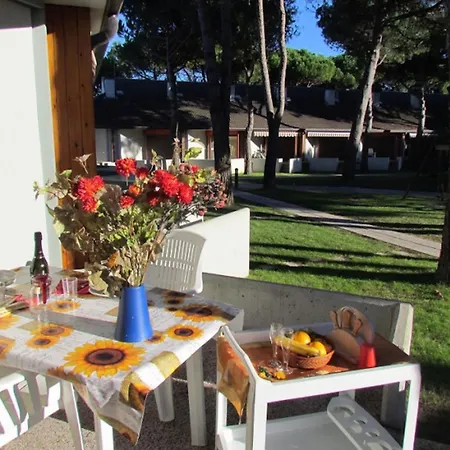 Daire Colorful With Patio *