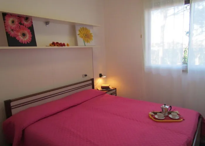 Colorful With Patio Appartamento